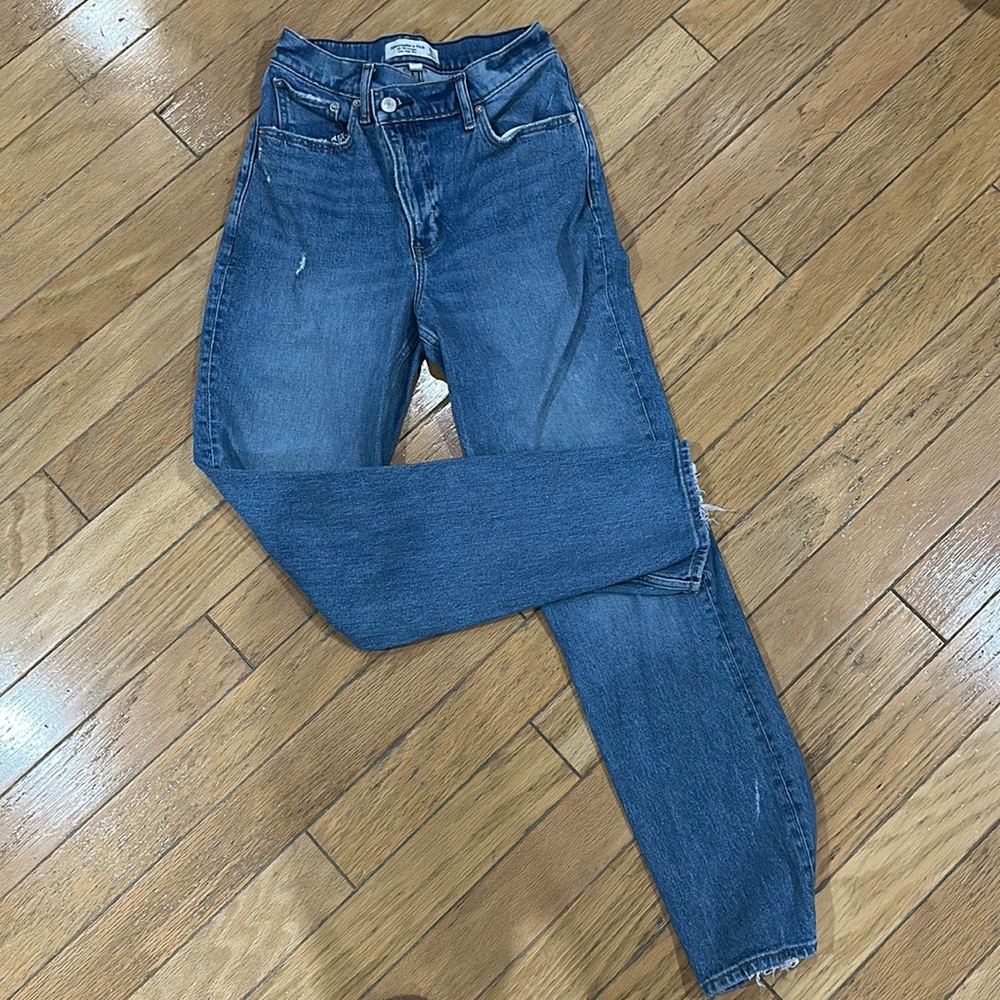 Abercrombie 90s straight ultra high rise